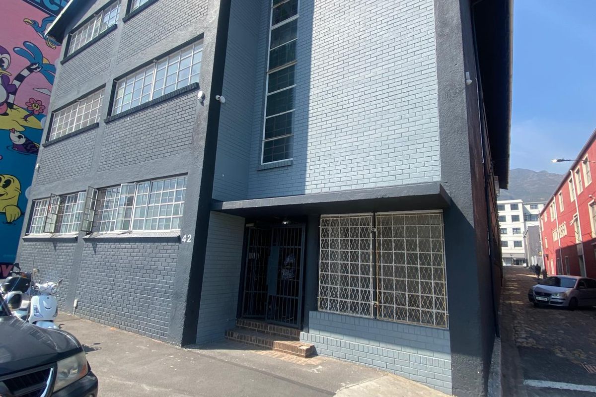 Commercial Unit to Let in Foreshore - Photo 4