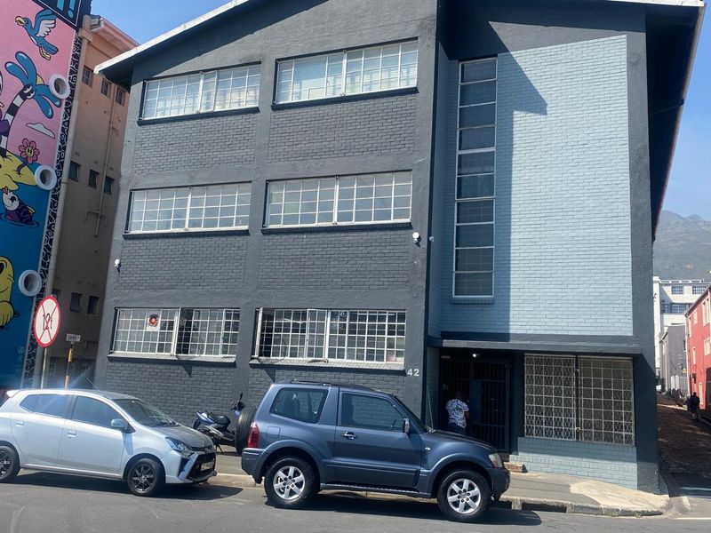 Commercial Unit to Let in Foreshore - Photo 1