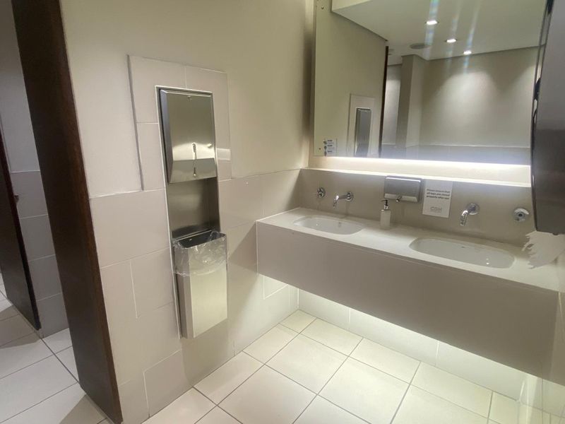 Full Floorplate Office Space to Let - Photo 6