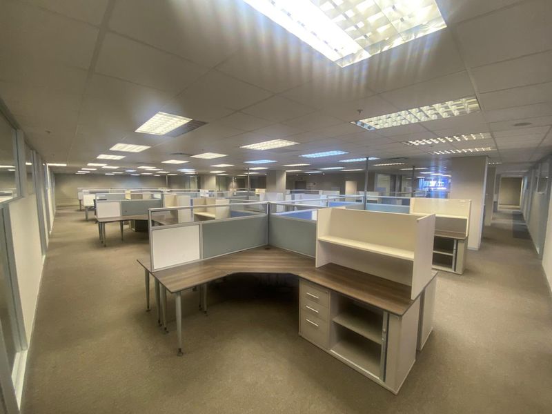 Full Floorplate Office Space to Let - Photo 4