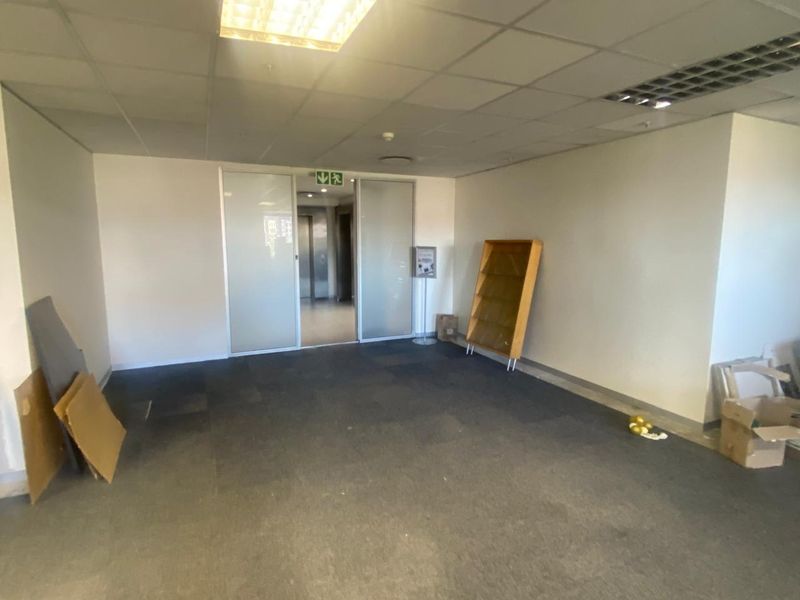 Office Space to Let in Cape Town - Photo 5