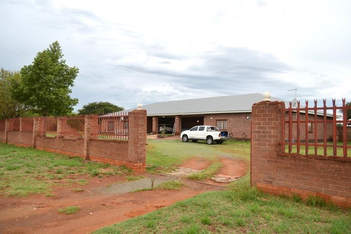 Prime Investment Opportunity - Residential & Commercial Property on the N12 - Photo 2