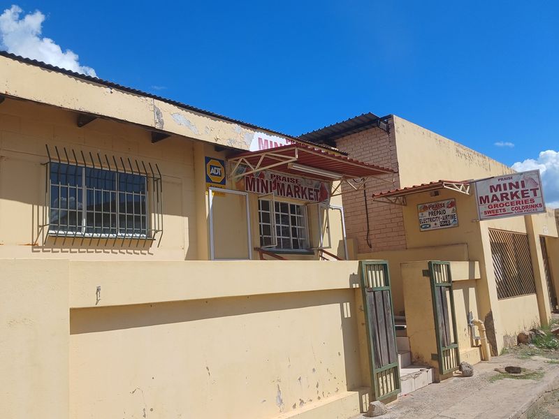 Mixed property use residential and commercial that will generate passive income - Photo 2