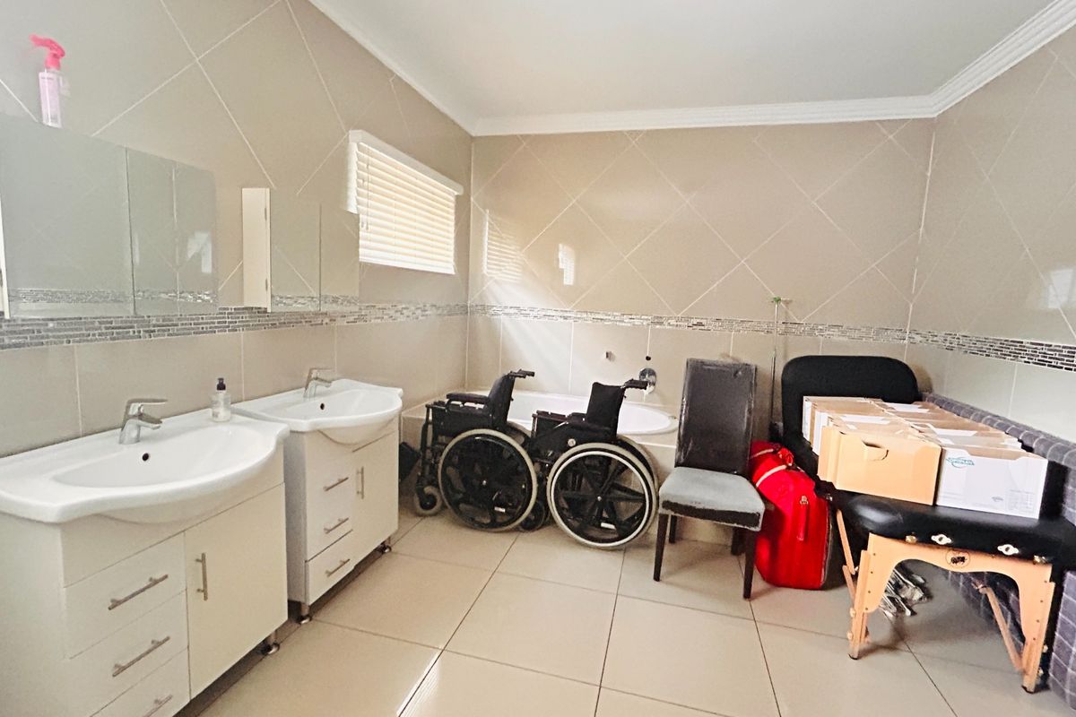 Cliff Avenue | Waterkloof Ridge | Pretoria - Photo 4