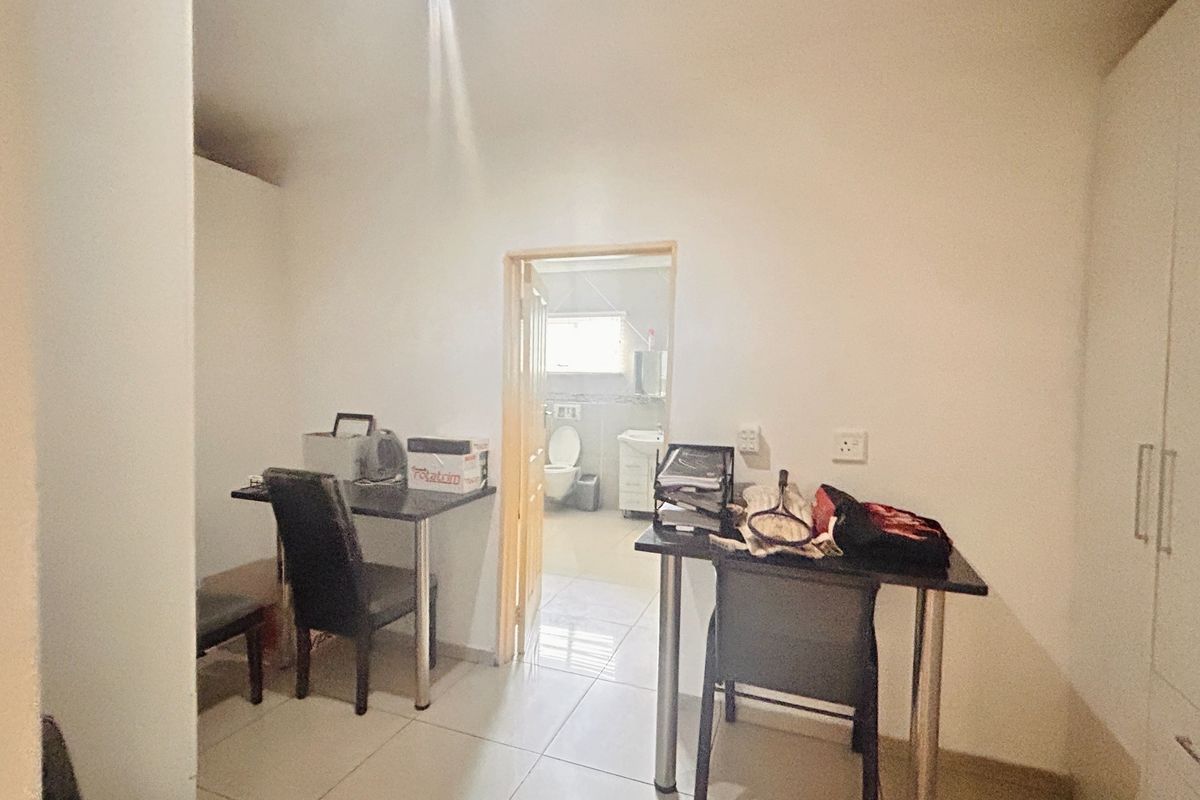 Cliff Avenue | Waterkloof Ridge | Pretoria - Photo 3