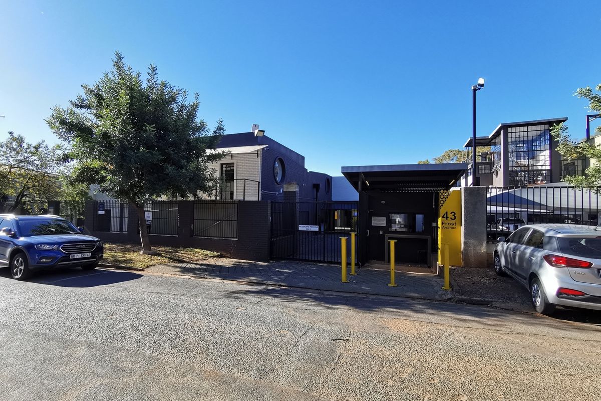 Superb Designer Commercial Space in Creative Precinct - Photo 4