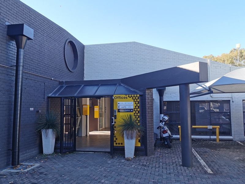 Superb Designer Commercial Space in Creative Precinct - Photo 5