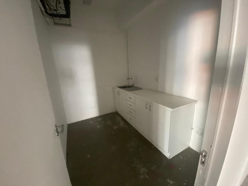 Retail Space To Let - Photo 10