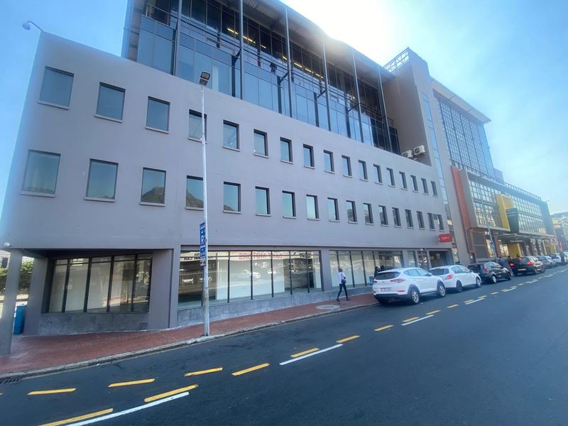 Retail Space To Let - Photo 3