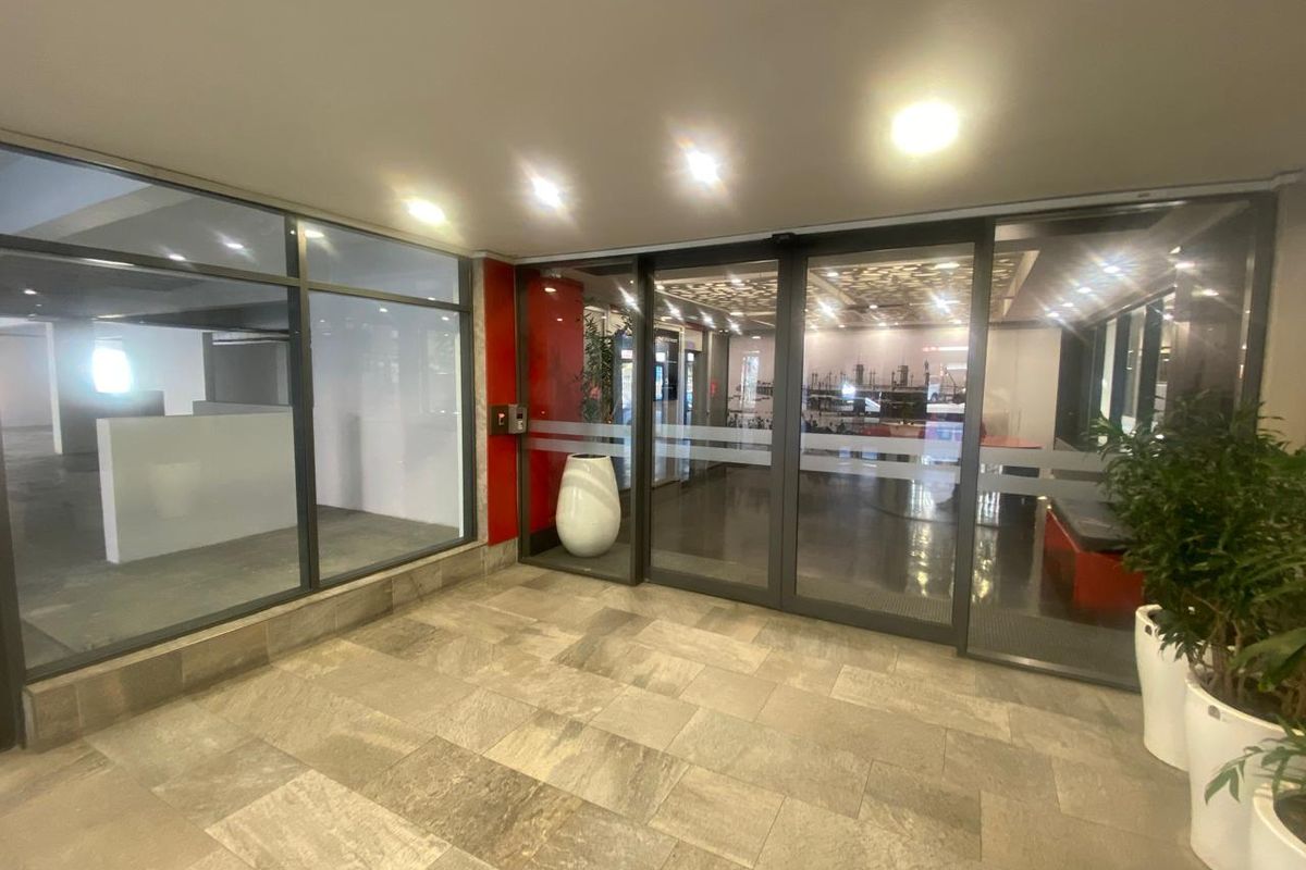 Retail Space To Let - Photo 2