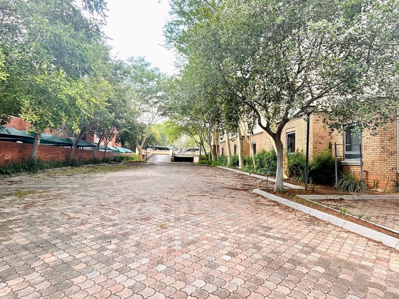 Prestigious Corporate Headquarters in Brooklyn | 3 720m2 GBA | Prime Location - Photo 3