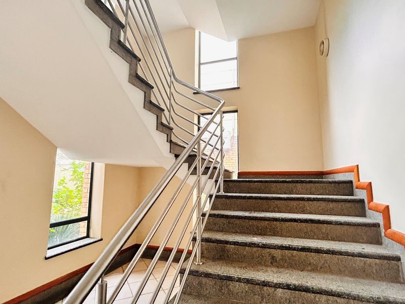 Prestigious Corporate Headquarters in Brooklyn | 3 720m2 GBA | Prime Location - Photo 8