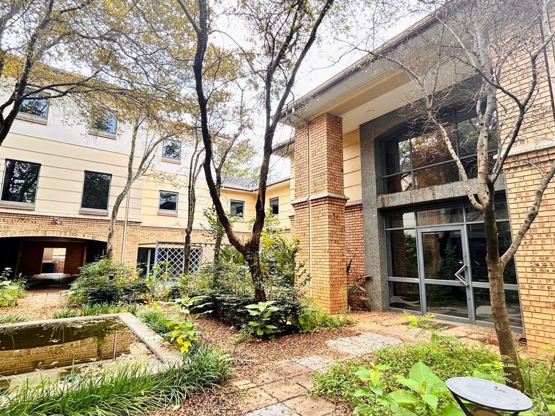 Prestigious Corporate Headquarters in Brooklyn | 3 720m2 GBA | Prime Location - Photo 5