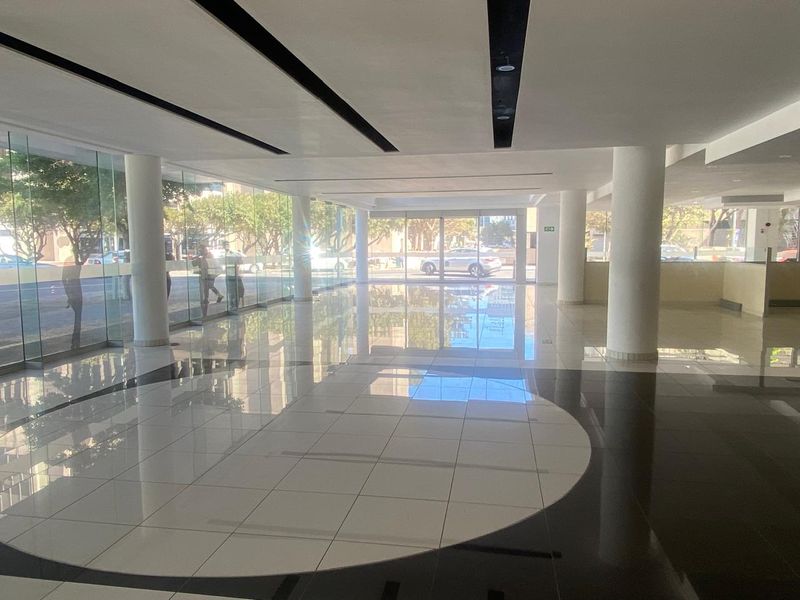 Showroom To Let in Cape Town City Centre - Photo 10