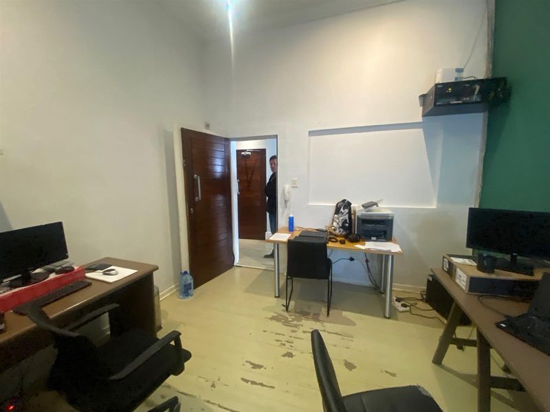 Free-Standing Building For Sale in Gardens - Photo 10