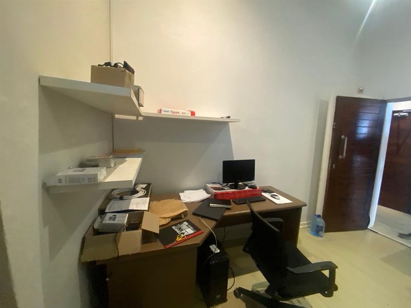 Free-Standing Building For Sale in Gardens - Photo 9