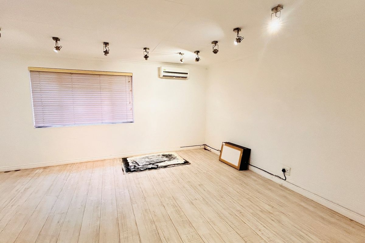 Versatile Residential Property with Office Potential - Prime Brooklyn Location - Photo 5