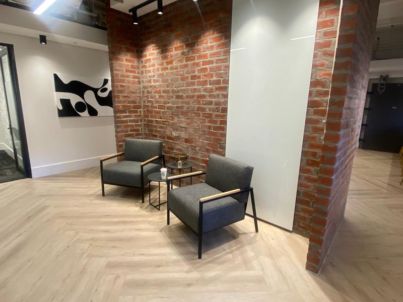 Fully Fitted, Furnished Plug And Play Offices To Let In Gardens - Photo 2