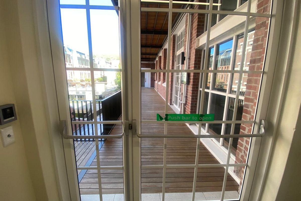 Fully Fitted, Furnished Plug And Play Offices To Let In Gardens - Photo 4