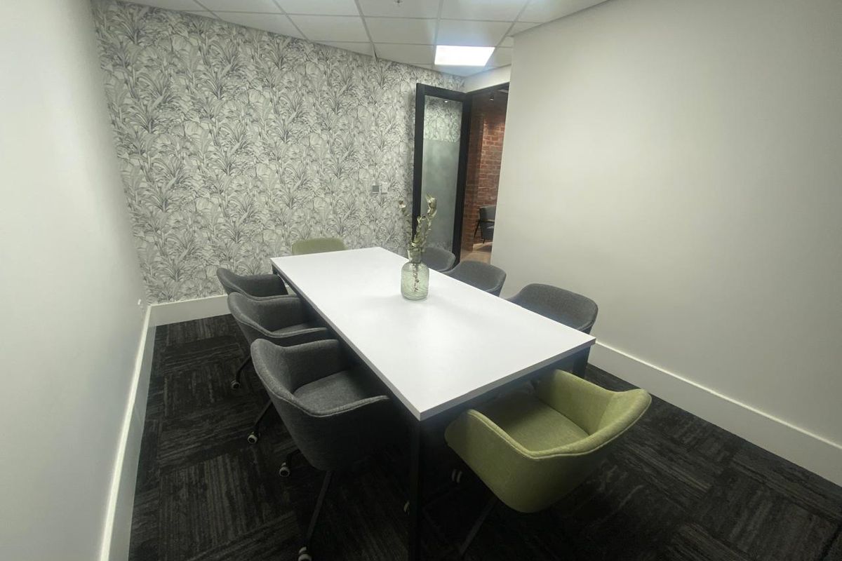 Fully Fitted, Furnished Plug And Play Offices To Let In Gardens - Photo 3