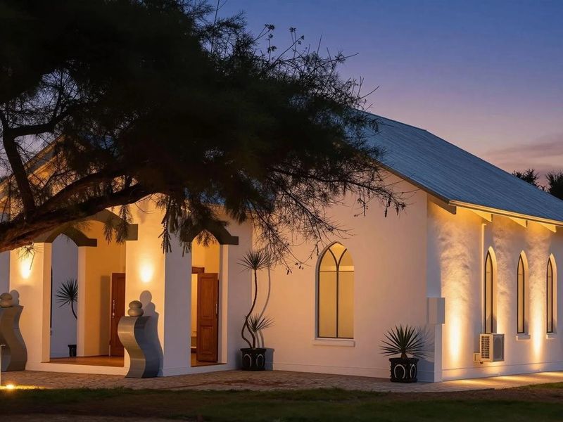 Lovely property offering diverse range of income opportunities - Photo 2