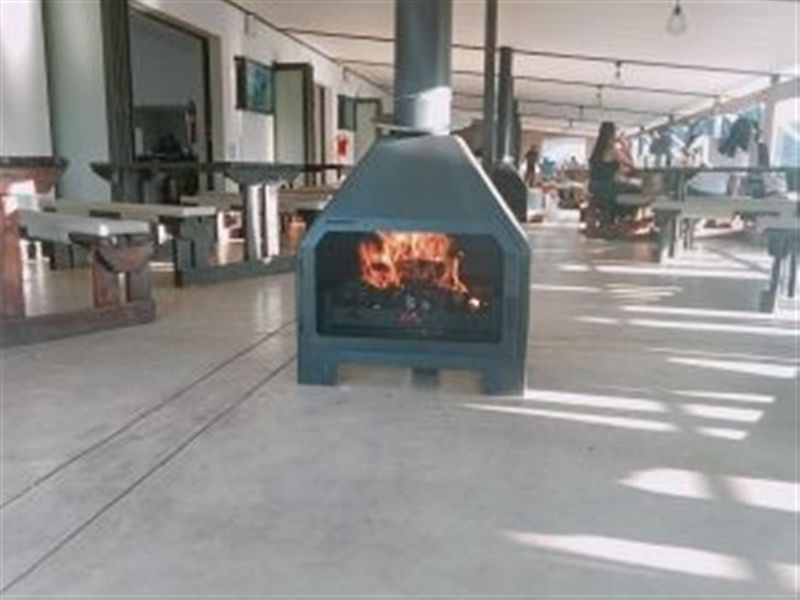 Lovely property offering diverse range of income opportunities - Photo 8