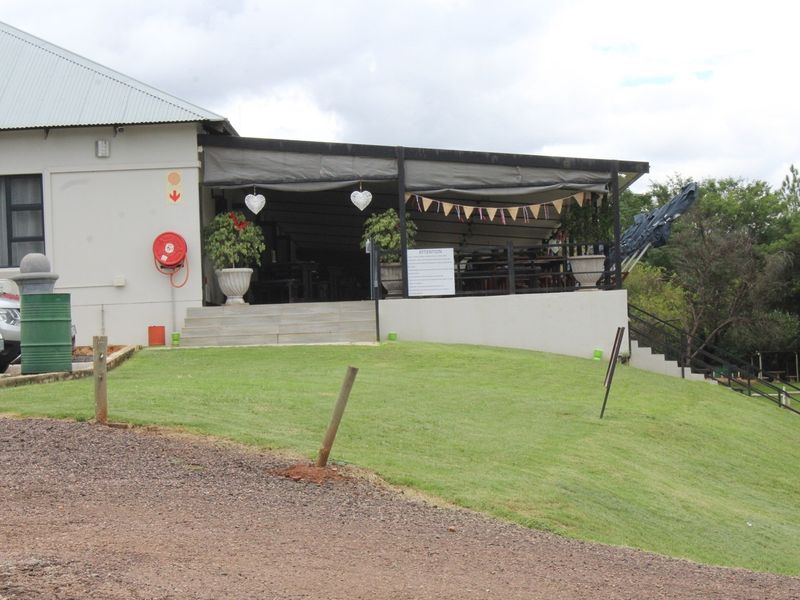 Lovely property offering diverse range of income opportunities - Photo 6