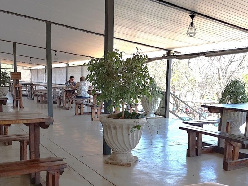 Lovely property offering diverse range of income opportunities - Photo 7