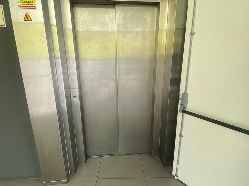 Stunning Floor Space To Let in Roeland Street - Photo 4