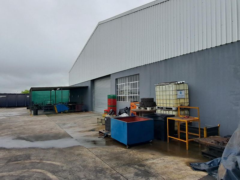 Buy 1 or both high powered warehouses. - Photo 3