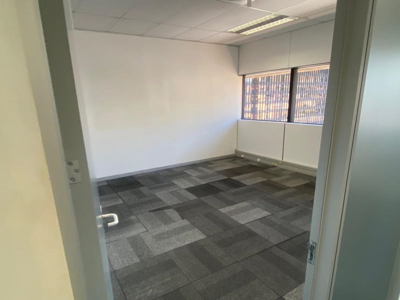 A-Grade Office Space To Let at The Box in Cape Town City Centre - Photo 6
