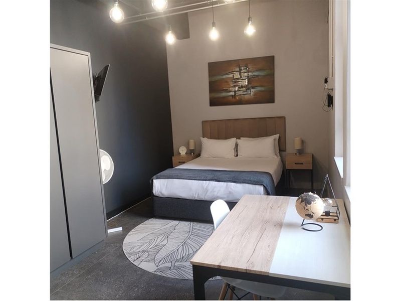 Apartment To Rent in Cape Town City Centre, Cape Town - Photo 1