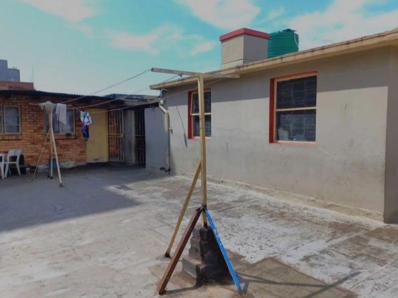 This is a rare opportunity to own a high-yield commercial property ! - Photo 10