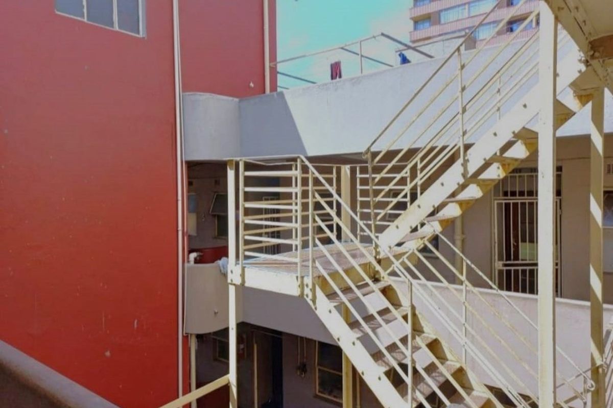 This is a rare opportunity to own a high-yield commercial property ! - Photo 2