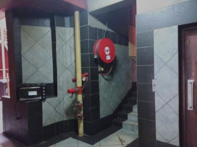 This is a rare opportunity to own a high-yield commercial property ! - Photo 8