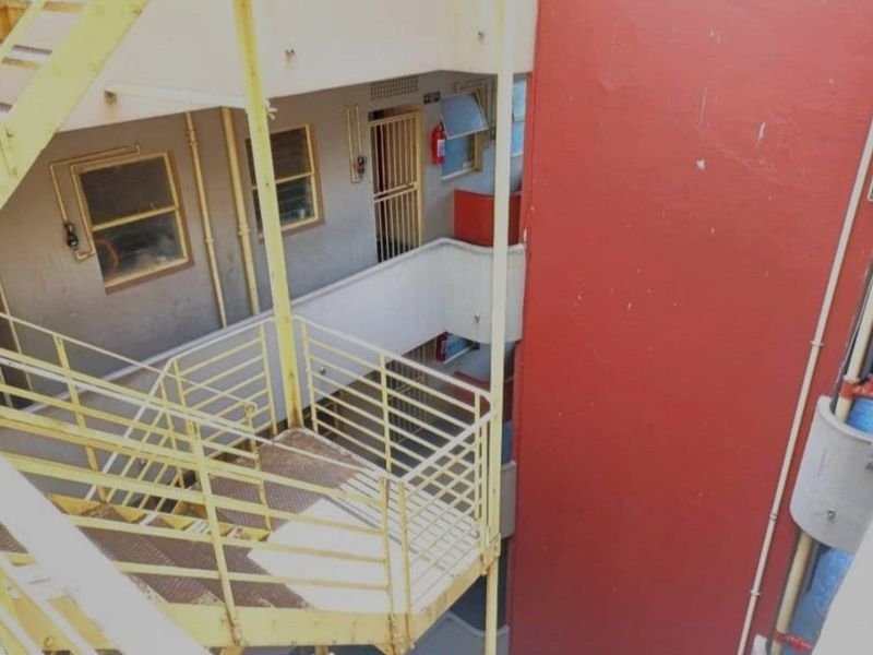 This is a rare opportunity to own a high-yield commercial property ! - Photo 3