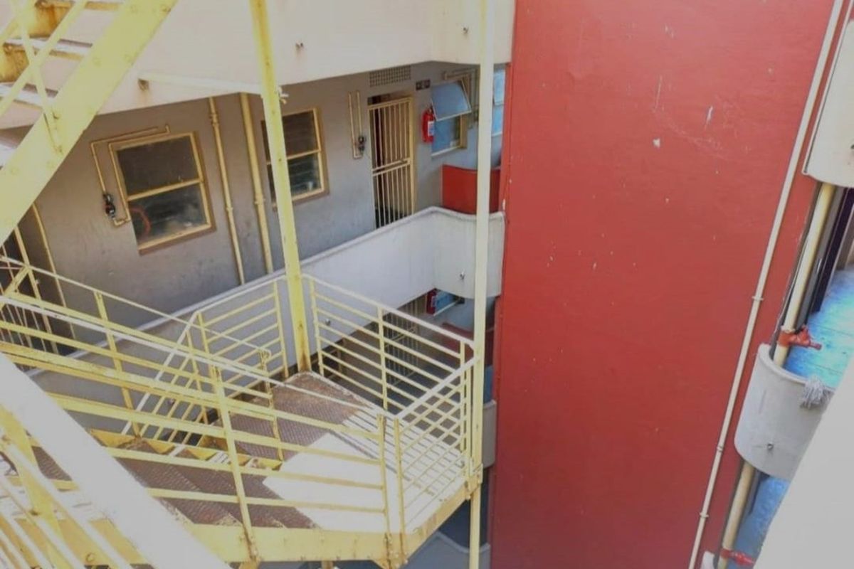 This is a rare opportunity to own a high-yield commercial property ! - Photo 3