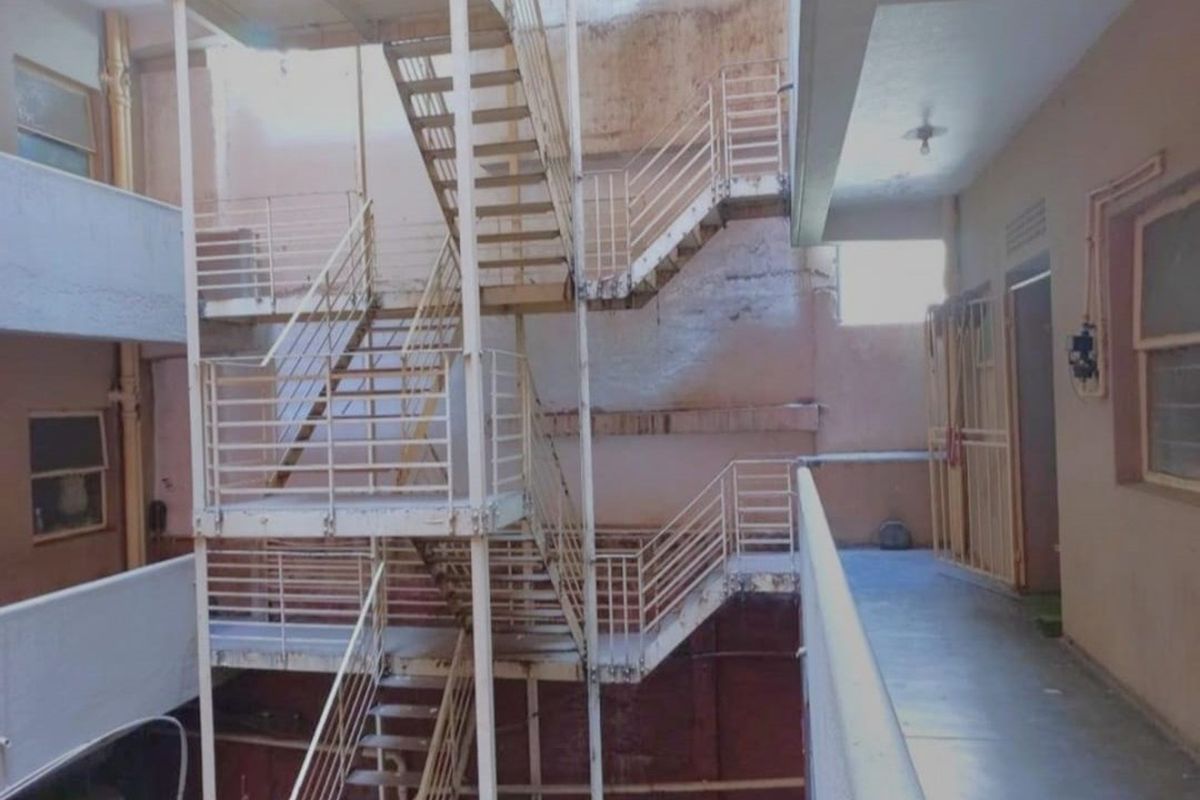 This is a rare opportunity to own a high-yield commercial property ! - Photo 4