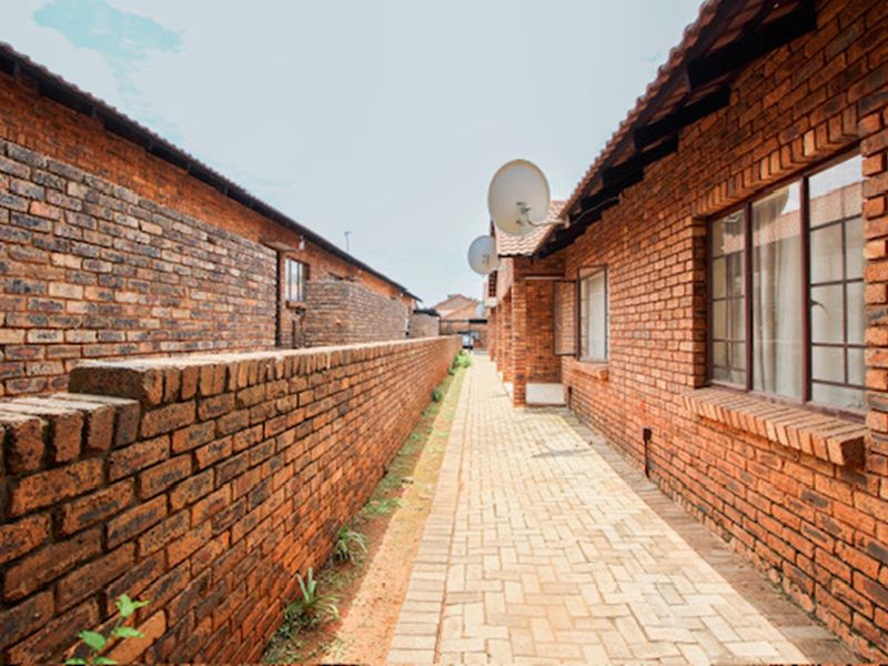 Residential Building Comprising 55 Units - Photo 9