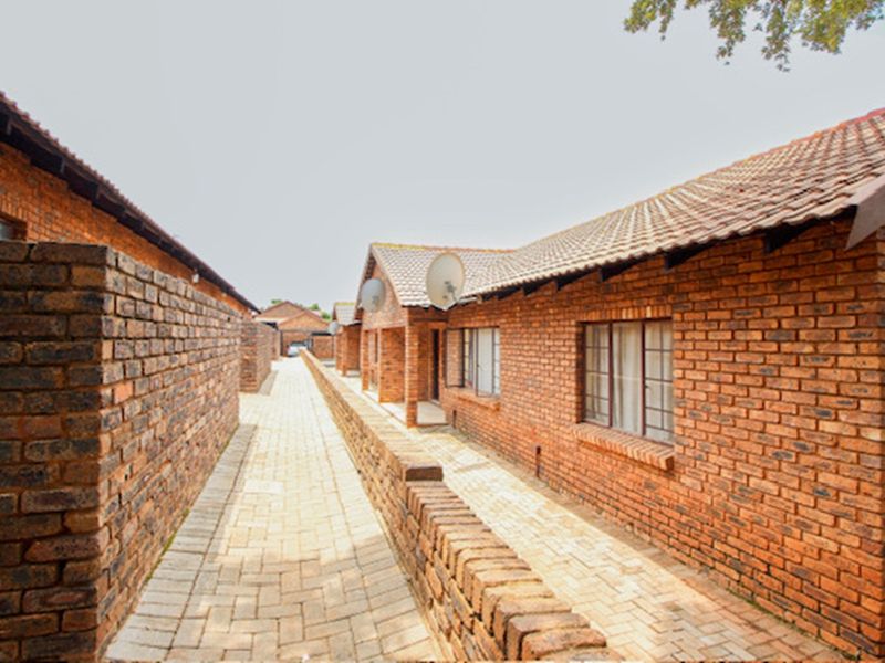 Residential Building Comprising 55 Units - Photo 8
