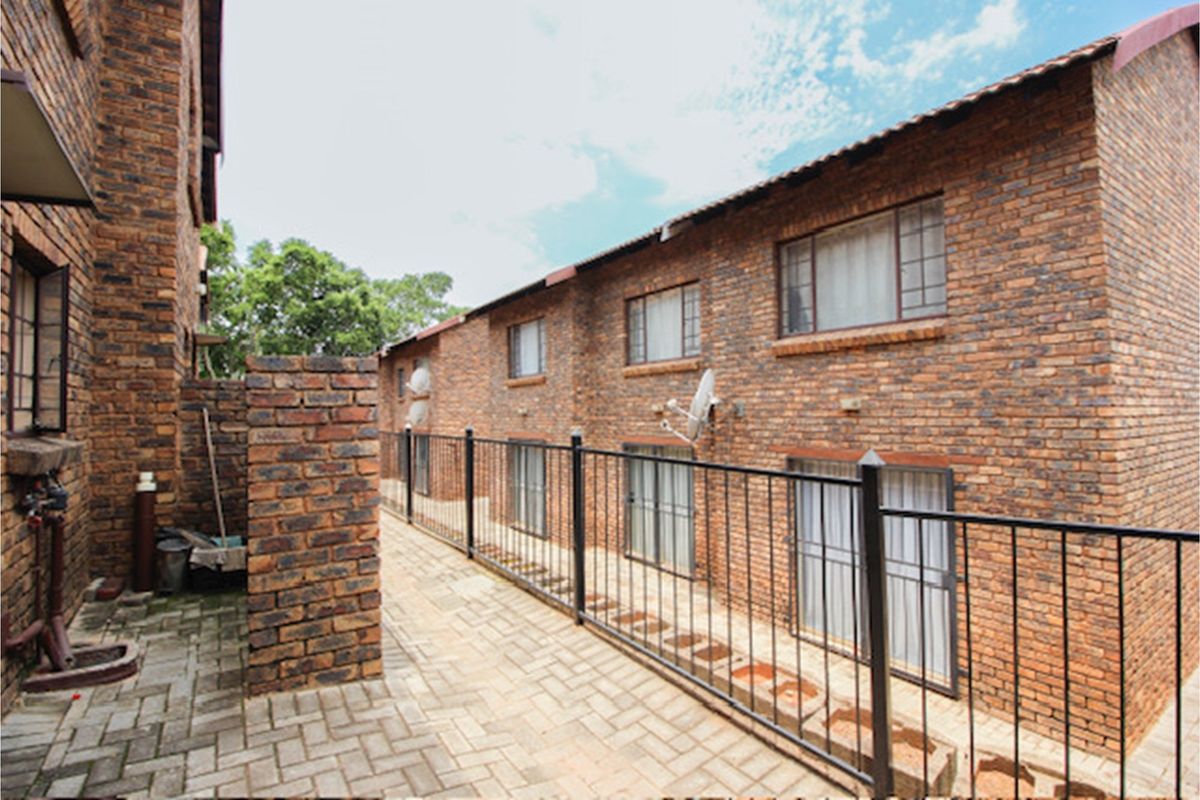 Residential Building Comprising 55 Units - Photo 4