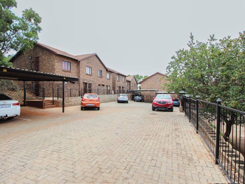 Residential Building Comprising 55 Units - Photo 2