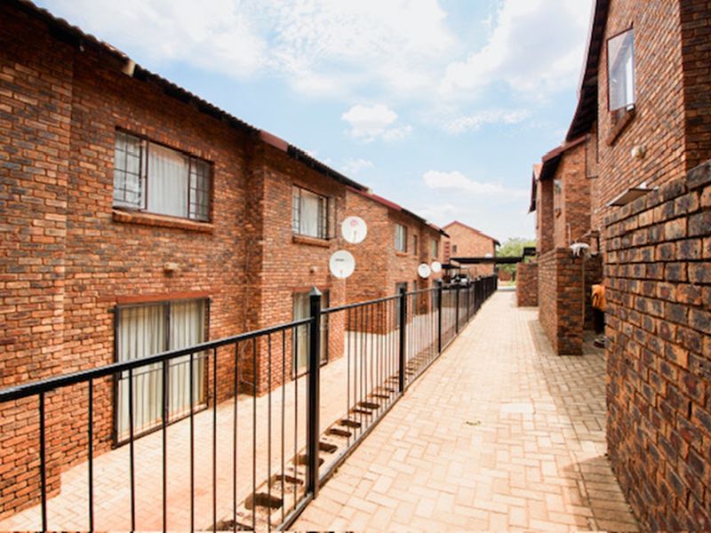 Residential Building Comprising 55 Units - Photo 3