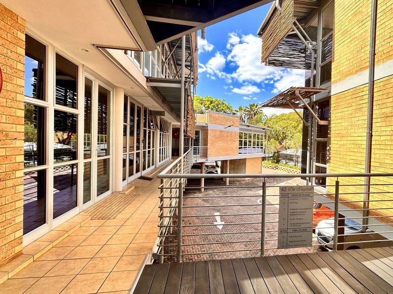 Commercial office building in Menlyn - Photo 9