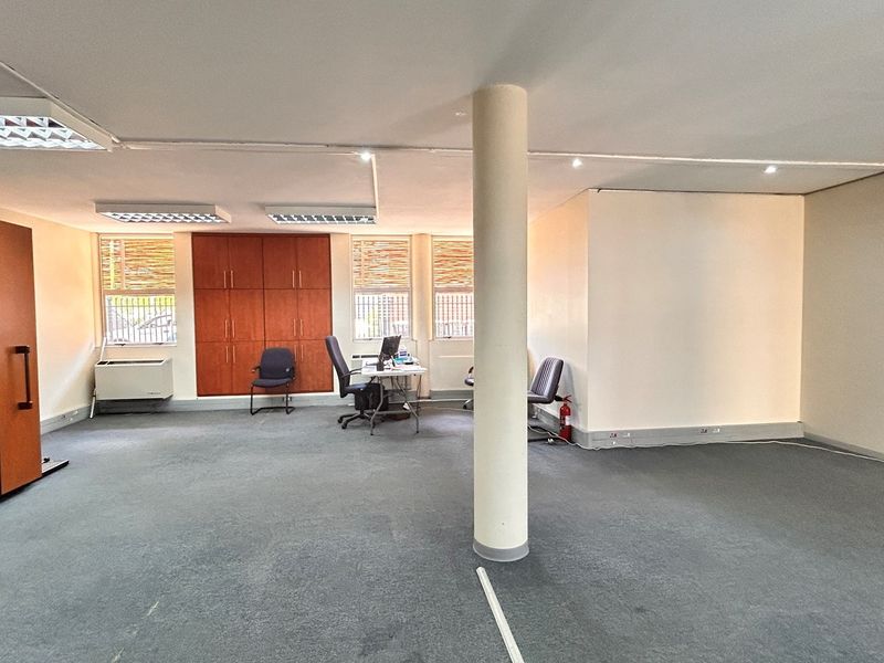 Commercial office building in Menlyn - Photo 6