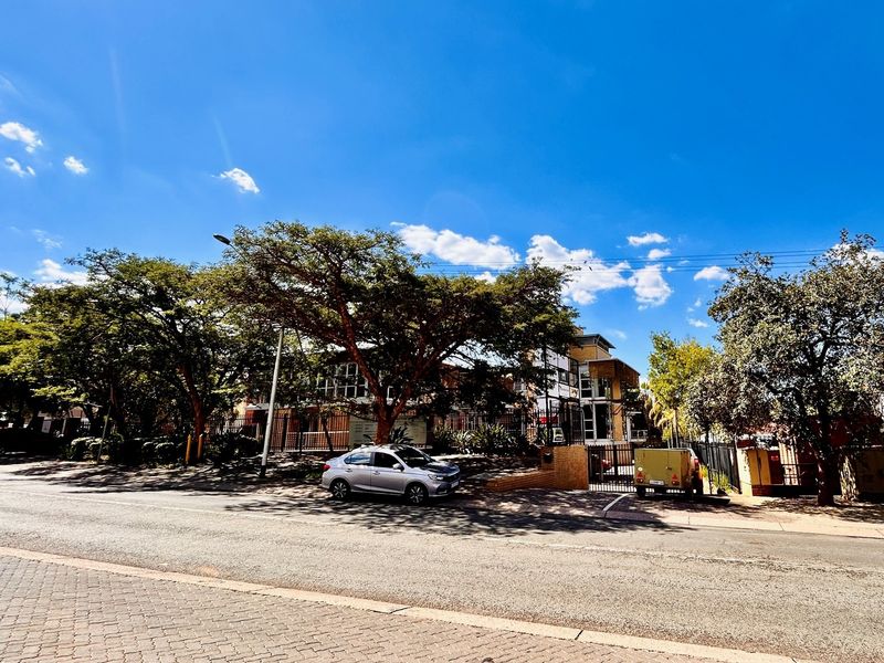 Commercial office building in Menlyn - Photo 2