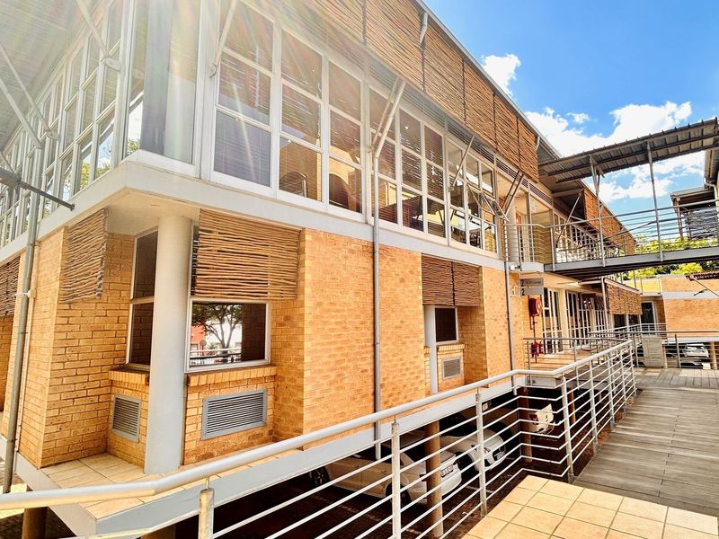 Commercial office building in Menlyn - Photo 3