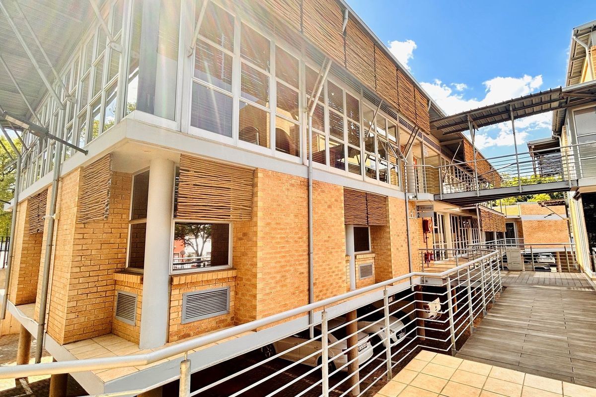 Commercial office building in Menlyn - Photo 3