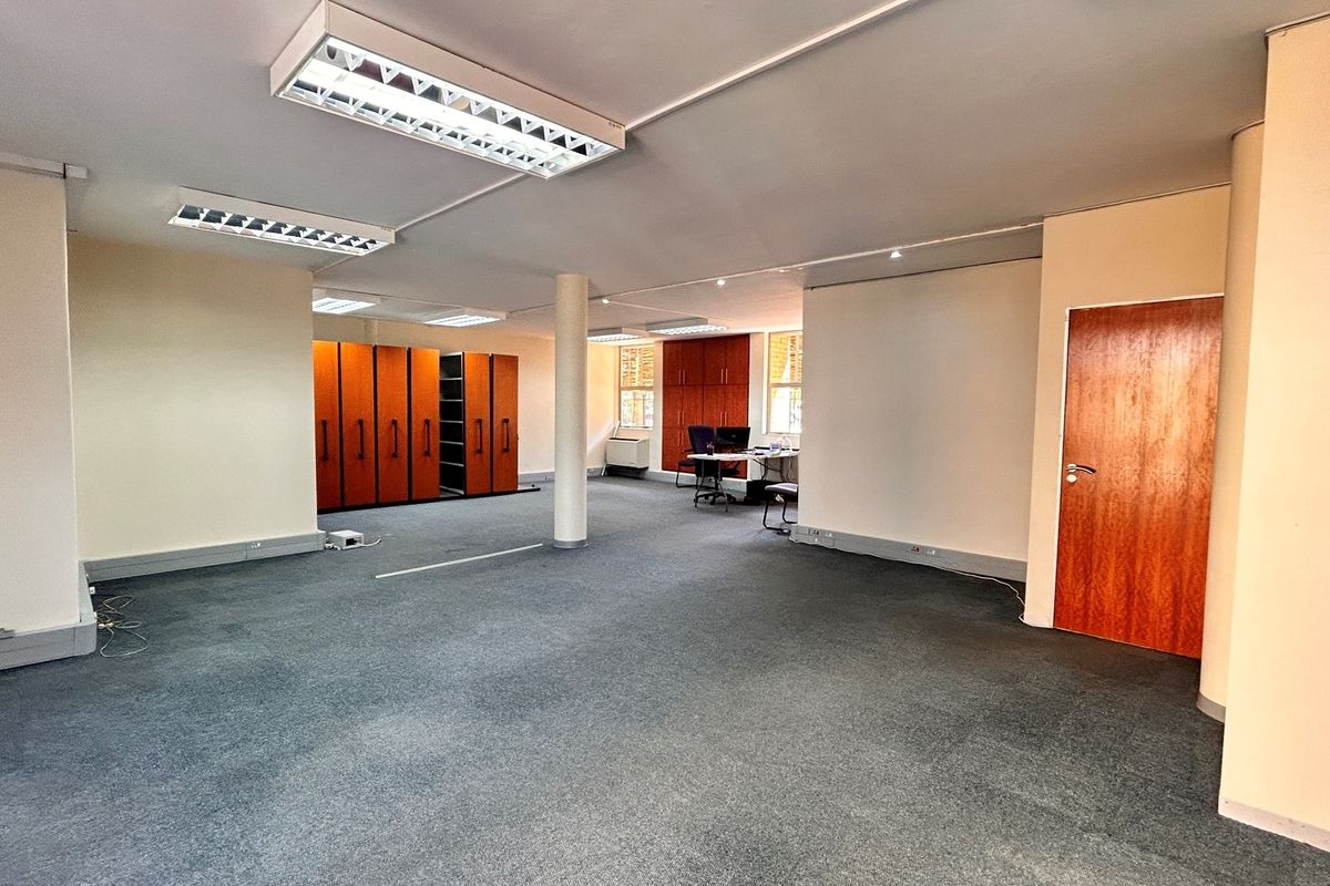 Commercial office building in Menlyn - Photo 5