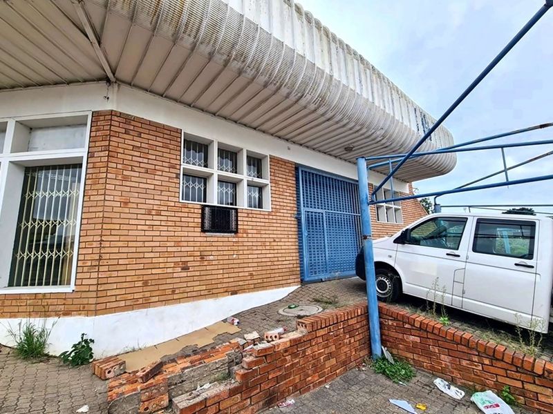 Versatile Industrial Property with High-Visibility Location - Nelspruit - Photo 5